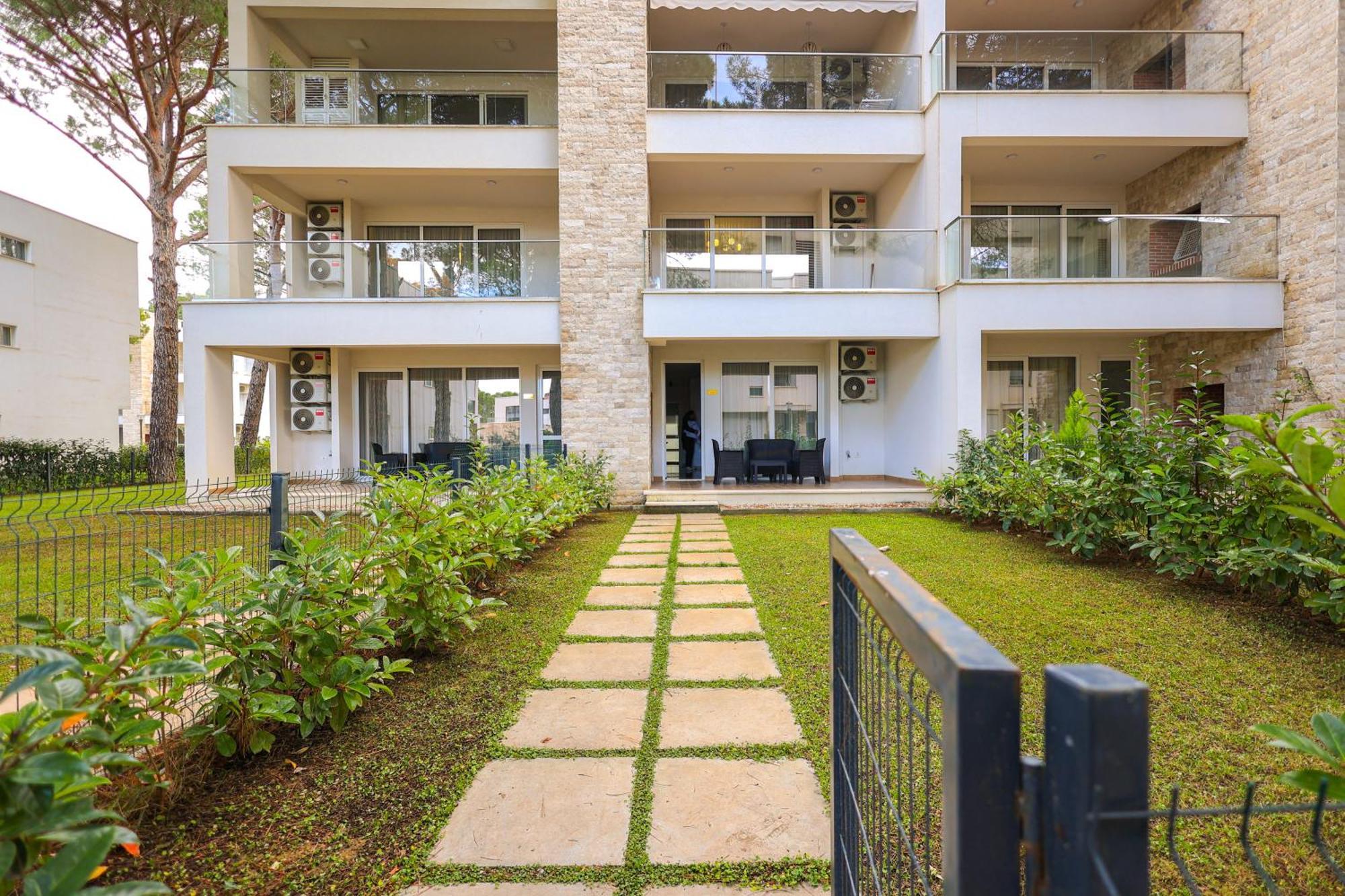 Sanpietro Vacation Apartments Durrës 外观 照片