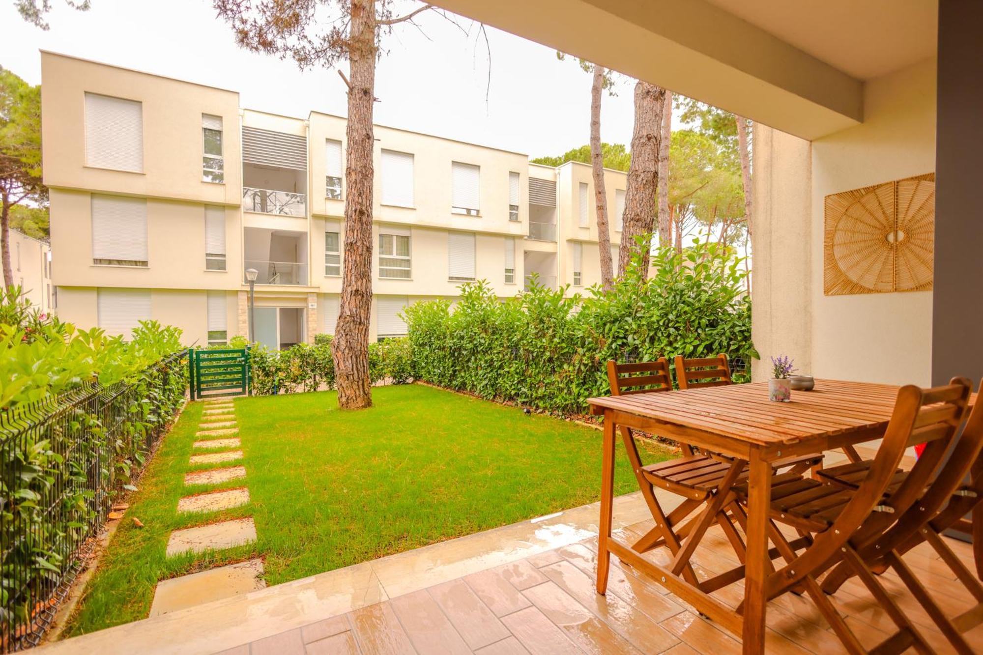 Sanpietro Vacation Apartments Durrës 外观 照片